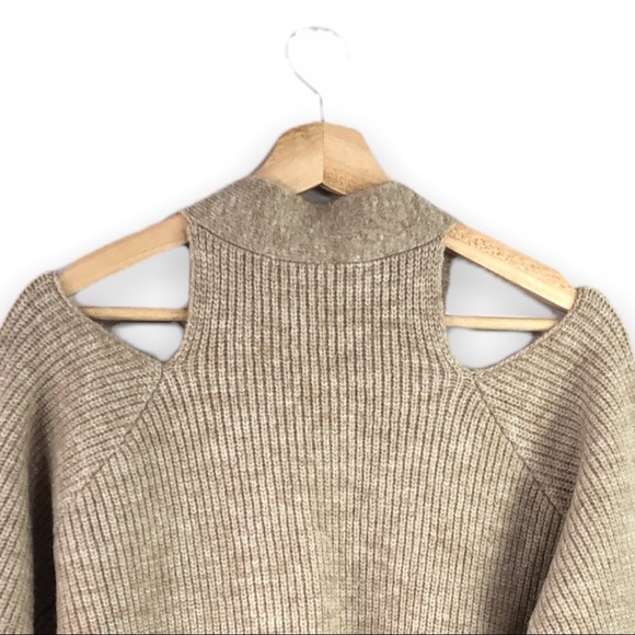 NWOT - ASTR The Label - Cold Shoulder Cardigan Sweater - XS - Picture 6 of 9